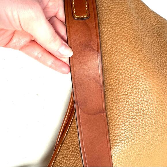 Dooney & Bourke Large Tan Pebble Hobo Shoulder Bag Purse - Picture 10 of 10